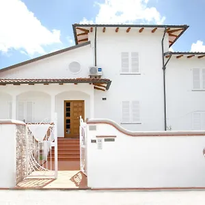 Bed & Breakfast Affitti Brevi House, Cascina